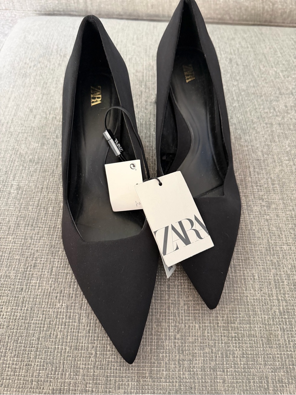 NWT Zara Black Pointed Block Heel Pumps - Sleek Court Shoes